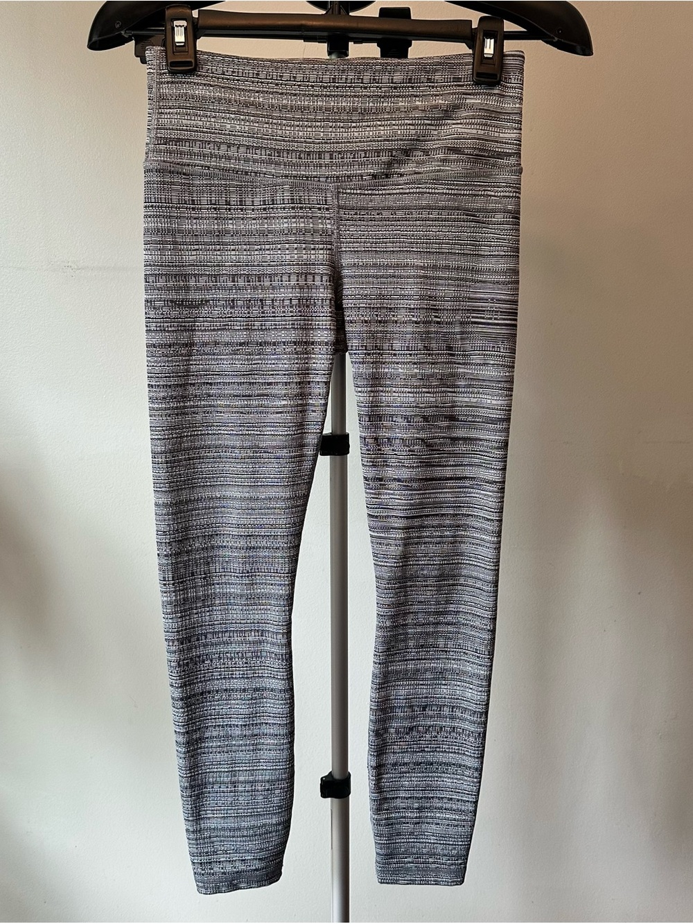 Athleta Textured Leggings Women‎ Small Gray White Workout Gorpcore